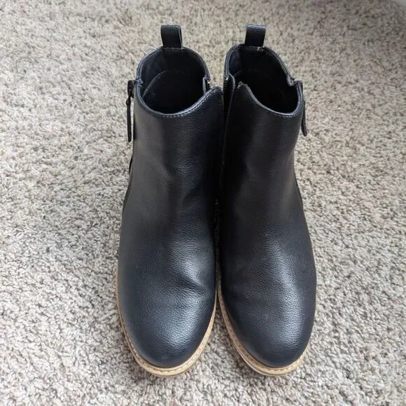 Me Too Women's Black Wedge Ankle Boots Vegan Leather Zip Booties Size 7.5 - Picture 2 of 8